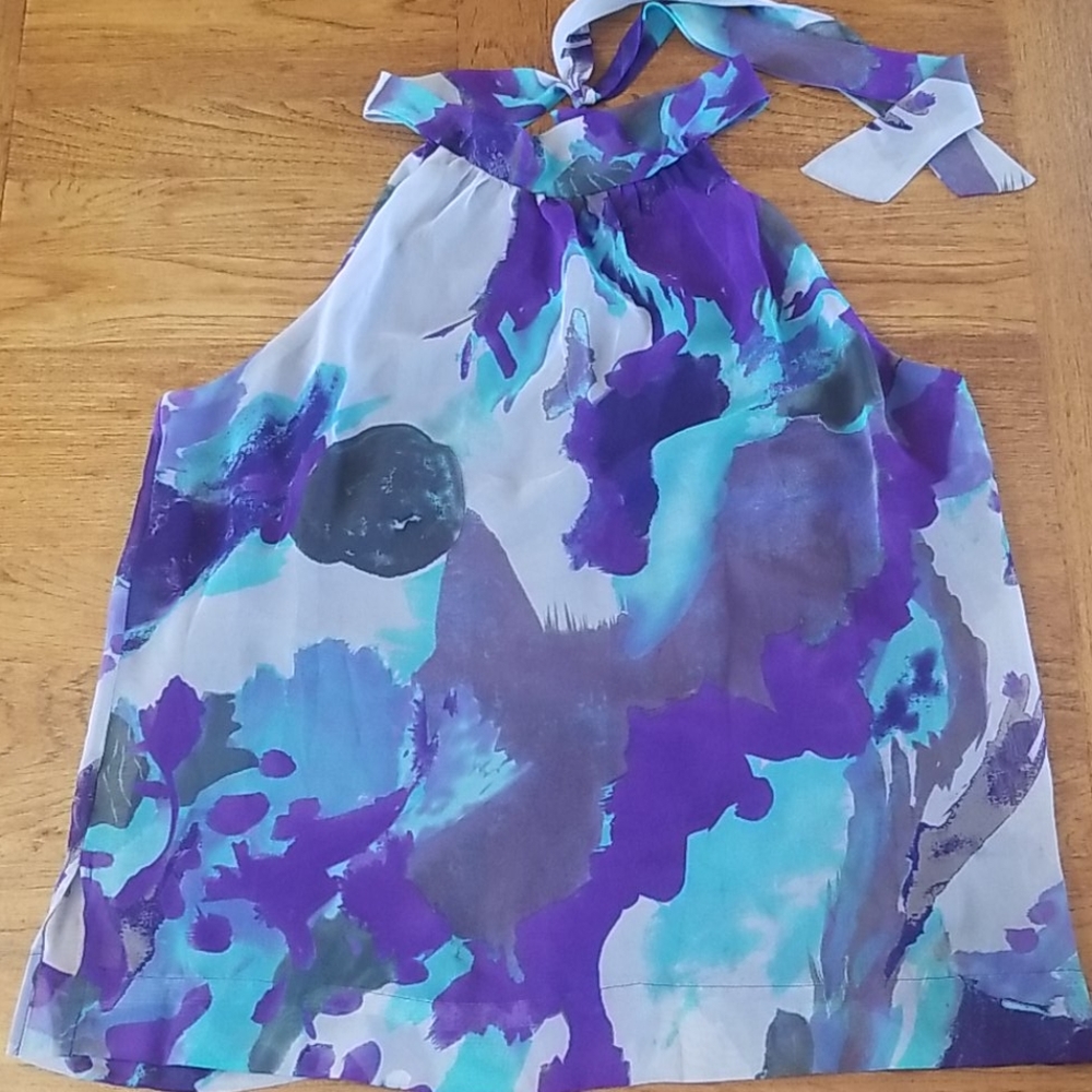 Sleeveless blouse